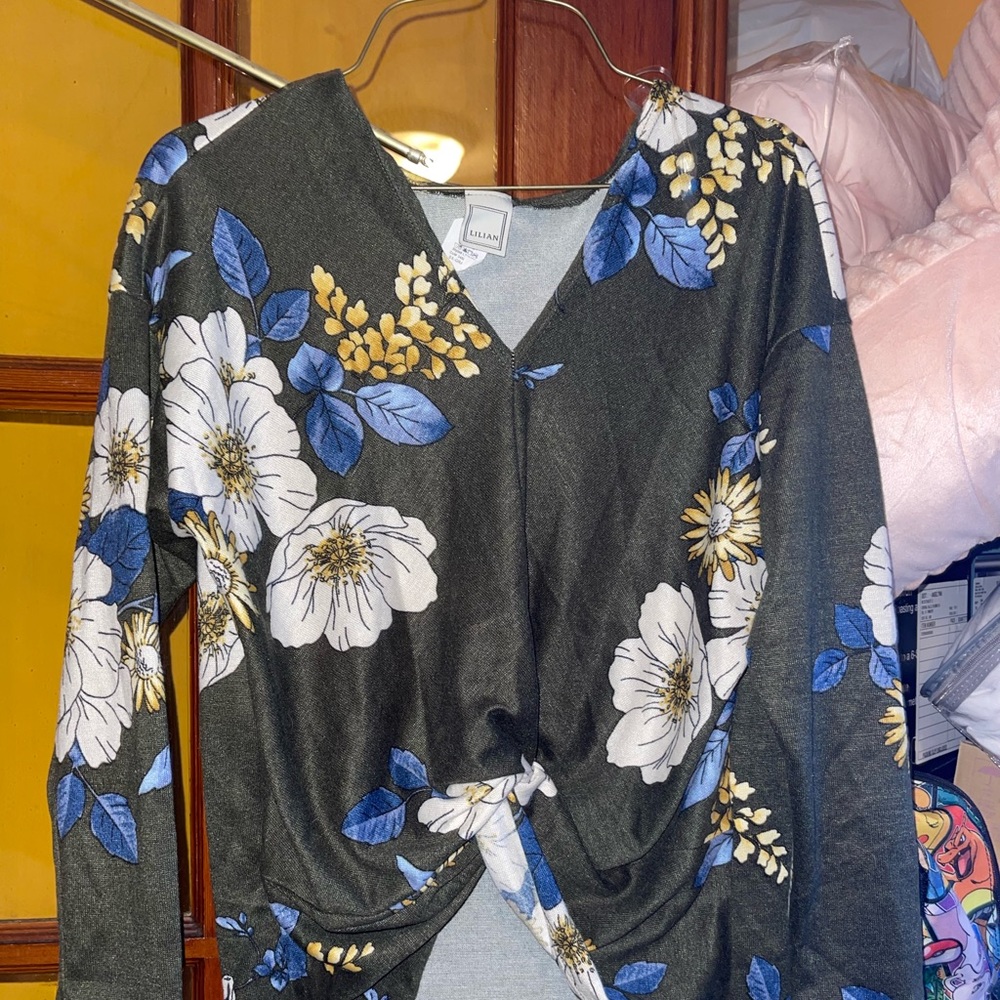 Green floral long sleeve crop